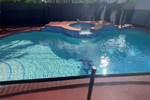 Villa ou maison à vendre à Miami, Floride: 4 chambres, 180.51 m2 № 2010849 - photo 14