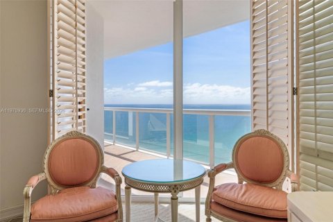 Condominio en venta en Sunny Isles Beach, Florida, 3 dormitorios, 187.66 m2 № 2032651 - foto 21