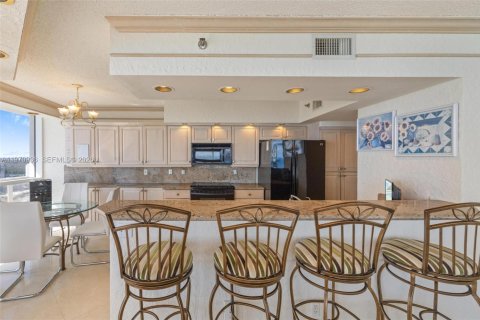 Condominio en venta en Sunny Isles Beach, Florida, 3 dormitorios, 187.66 m2 № 2032651 - foto 12