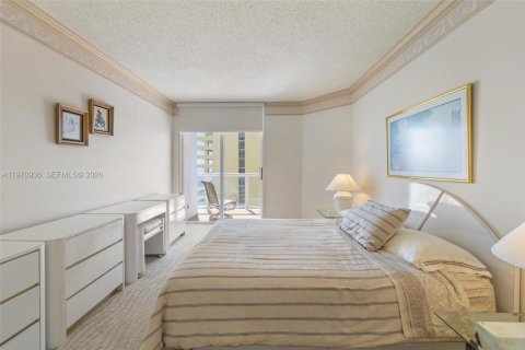 Condominio en venta en Sunny Isles Beach, Florida, 3 dormitorios, 187.66 m2 № 2032651 - foto 28