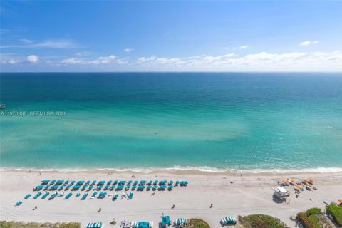 Condominio en venta en Sunny Isles Beach, Florida, 3 dormitorios, 187.66 m2 № 2032651 - foto 18