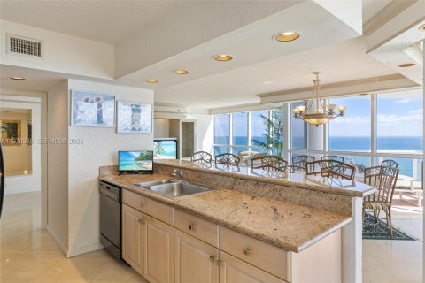 Condominio en venta en Sunny Isles Beach, Florida, 3 dormitorios, 187.66 m2 № 2032651 - foto 11