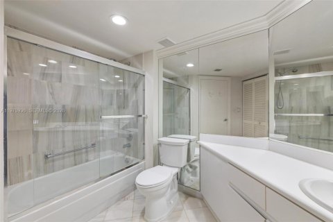 Condominio en venta en Sunny Isles Beach, Florida, 3 dormitorios, 187.66 m2 № 2032651 - foto 30