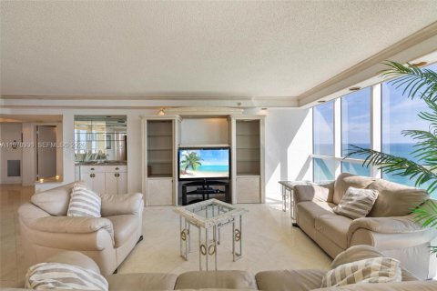 Condominio en venta en Sunny Isles Beach, Florida, 3 dormitorios, 187.66 m2 № 2032651 - foto 6