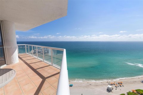 Condominio en venta en Sunny Isles Beach, Florida, 3 dormitorios, 187.66 m2 № 2032651 - foto 17