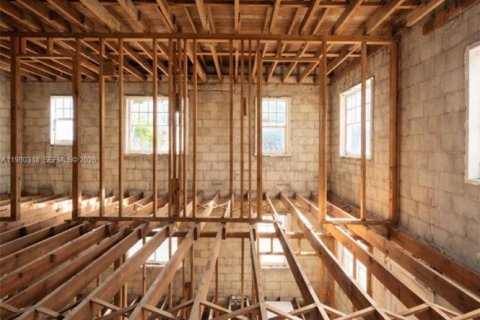 Commercial property in Miami Beach, Florida № 2046485 - photo 12