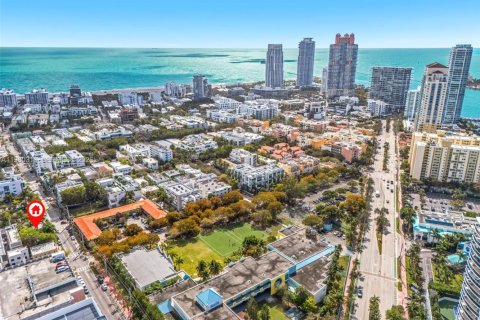 Commercial property in Miami Beach, Florida № 2046485 - photo 11