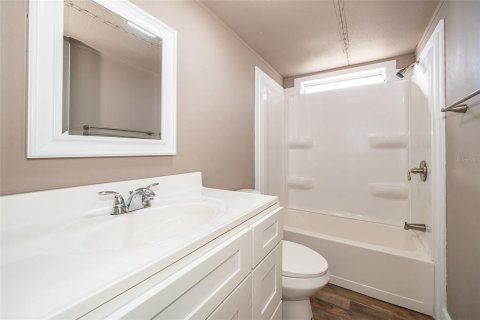 Снять в аренду квартиру в Леди-Лейк, Флорида 4 комнаты, 85.84м2, № 2093818 - фото 14