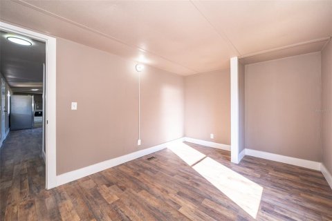 Снять в аренду квартиру в Леди-Лейк, Флорида 4 комнаты, 85.84м2, № 2093818 - фото 13