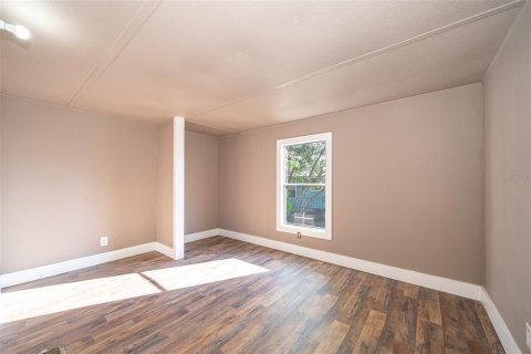 Снять в аренду квартиру в Леди-Лейк, Флорида 4 комнаты, 85.84м2, № 2093818 - фото 12