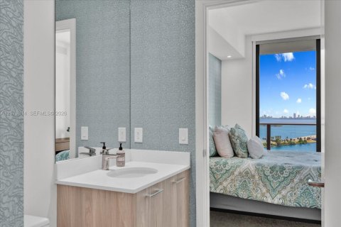 Condo in Miami, Florida, 3 bedrooms  № 2331927 - photo 18