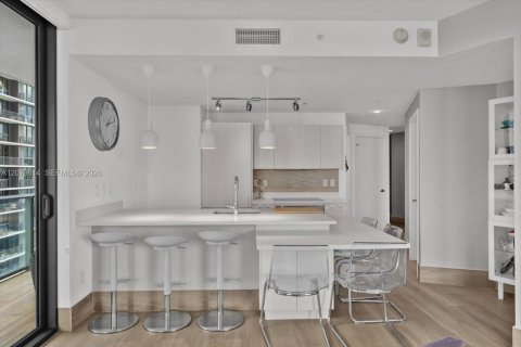 Condo in Miami, Florida, 3 bedrooms  № 2331927 - photo 8