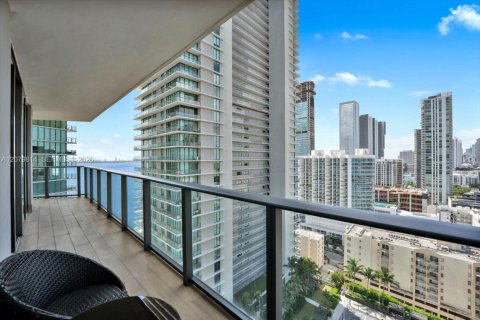 Condo in Miami, Florida, 3 bedrooms  № 2331927 - photo 26