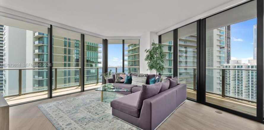 Condo in Miami, Florida, 3 bedrooms  № 2331927