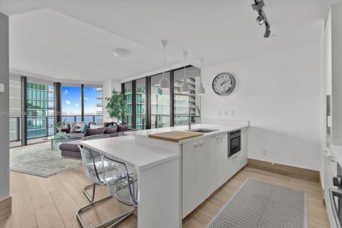 Condo in Miami, Florida, 3 bedrooms  № 2331927 - photo 4