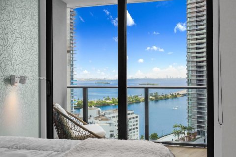 Condo in Miami, Florida, 3 bedrooms  № 2331927 - photo 25