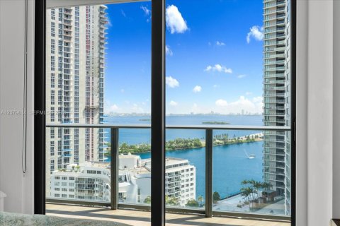 Condo in Miami, Florida, 3 bedrooms  № 2331927 - photo 20