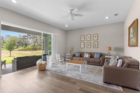 House in Riverview, Florida 5 bedrooms, 338.26 sq.m. № 2215941 - photo 10