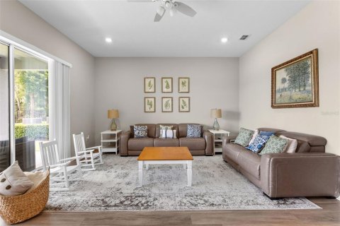 House in Riverview, Florida 5 bedrooms, 338.26 sq.m. № 2215941 - photo 9