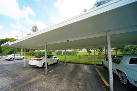 Condo in Saint Petersburg, Florida, 1 bedroom  № 1869767 - photo 16