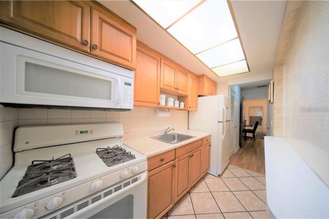 Condo in Saint Petersburg, Florida, 1 bedroom  № 1869767 - photo 6
