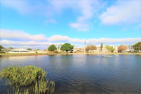 Condo in Saint Petersburg, Florida, 1 bedroom  № 1869767 - photo 21