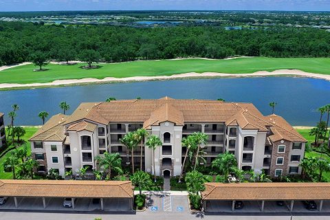 Condo in Lakewood Ranch, Florida, 2 bedrooms in LAKEWOOD NATIONAL  № 1717909 - photo 2