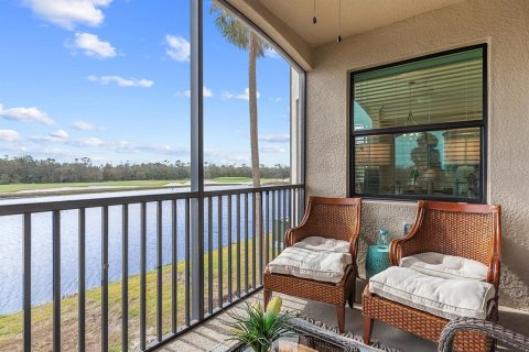Condo in Lakewood Ranch, Florida, 2 bedrooms in LAKEWOOD NATIONAL  № 1717909 - photo 9