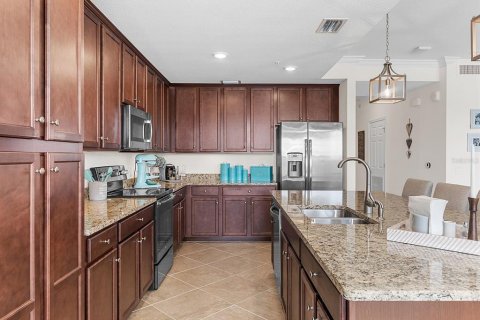 Condo in Lakewood Ranch, Florida, 2 bedrooms in LAKEWOOD NATIONAL  № 1717909 - photo 14