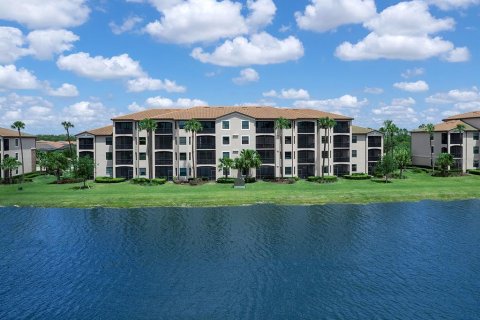 Condo in Lakewood Ranch, Florida, 2 bedrooms in LAKEWOOD NATIONAL  № 1717909 - photo 28