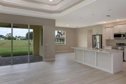 House in Punta Gorda, Florida 3 bedrooms, 173.08 sq.m. № 1854635 - photo 4