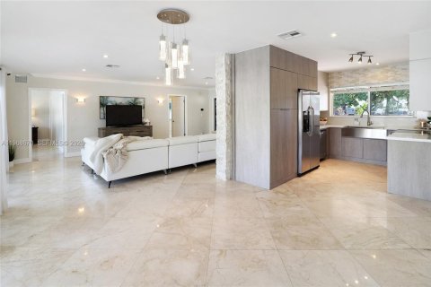 Casa en alquiler en Fort Lauderdale, Florida, 3 dormitorios, 122.63 m2 № 2031705 - foto 4