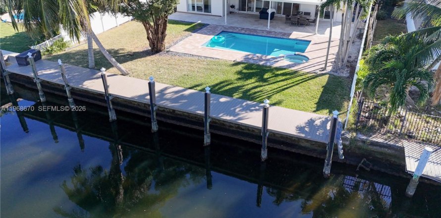 Casa en Fort Lauderdale, Florida 3 dormitorios, 122.63 m2 № 2031705