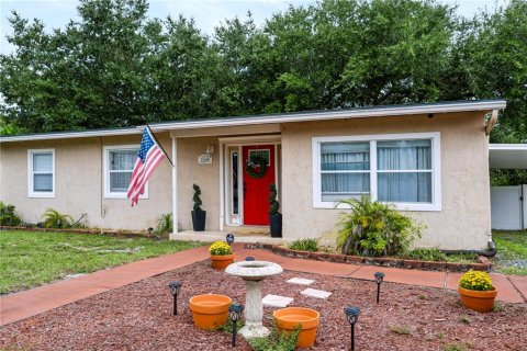 Villa ou maison à Deltona, Floride 4 chambres, 119.84 m2 № 2360586