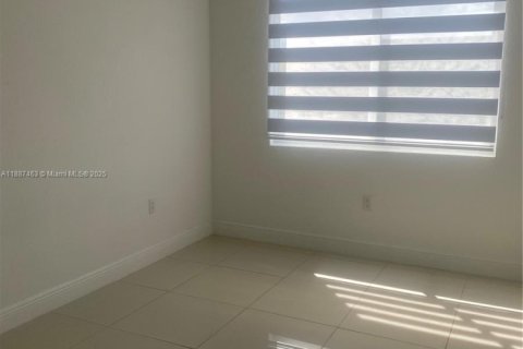 Touwnhouse à louer à Homestead, Floride: 4 chambres, 139.35 m2 № 1941926 - photo 5