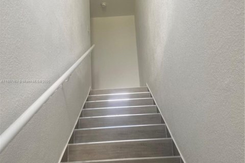 Touwnhouse à louer à Homestead, Floride: 4 chambres, 139.35 m2 № 1941926 - photo 3