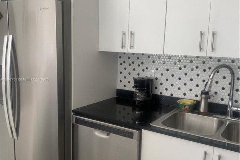 Touwnhouse à louer à Homestead, Floride: 4 chambres, 139.35 m2 № 1941926 - photo 4