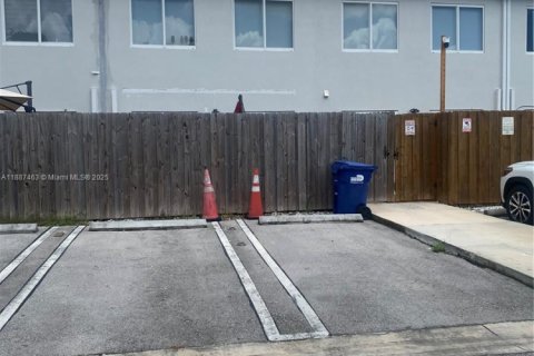 Touwnhouse à louer à Homestead, Floride: 4 chambres, 139.35 m2 № 1941926 - photo 18
