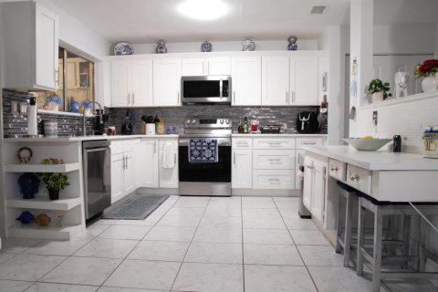Villa ou maison à vendre à Lake Worth, Floride: 3 chambres, 161.09 m2 № 2078116 - photo 8