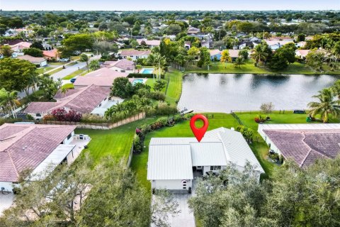 Casa en venta en Cooper City, Florida, 3 dormitorios, 153.2 m2 № 2049702 - foto 2