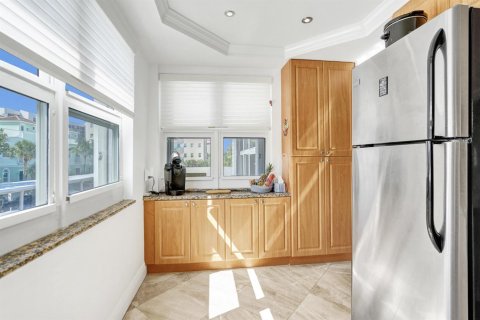 Condominio en venta en Pompano Beach, Florida, 2 dormitorios, 117.52 m2 № 2250543 - foto 9