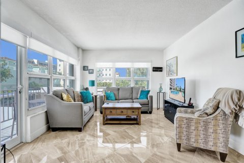 Condominio en venta en Pompano Beach, Florida, 2 dormitorios, 117.52 m2 № 2250543 - foto 14