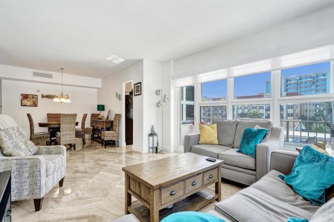 Condominio en venta en Pompano Beach, Florida, 2 dormitorios, 117.52 m2 № 2250543 - foto 18
