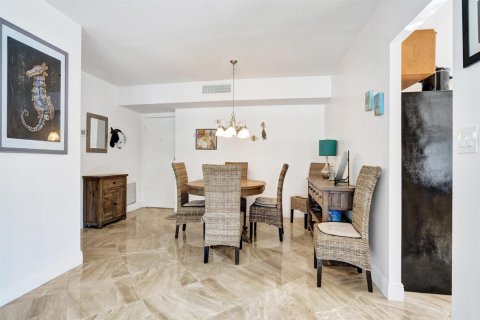 Condominio en venta en Pompano Beach, Florida, 2 dormitorios, 117.52 m2 № 2250543 - foto 12