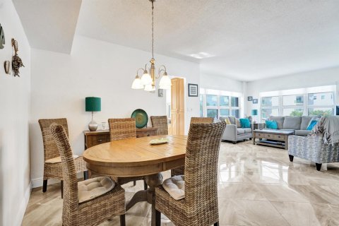 Condominio en venta en Pompano Beach, Florida, 2 dormitorios, 117.52 m2 № 2250543 - foto 11