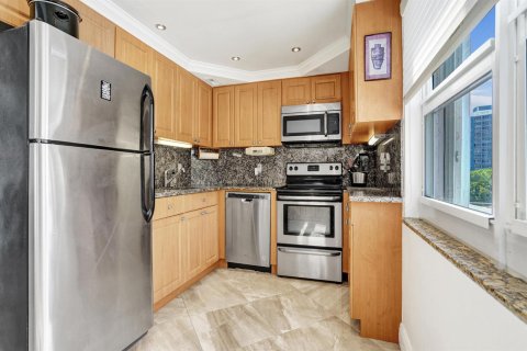 Condominio en venta en Pompano Beach, Florida, 2 dormitorios, 117.52 m2 № 2250543 - foto 5