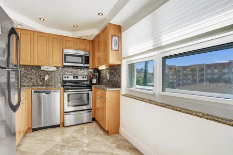 Condominio en venta en Pompano Beach, Florida, 2 dormitorios, 117.52 m2 № 2250543 - foto 4