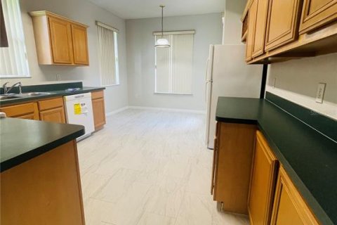 Villa ou maison à louer à Kissimmee, Floride: 3 chambres, 142.88 m2 № 2105313 - photo 7