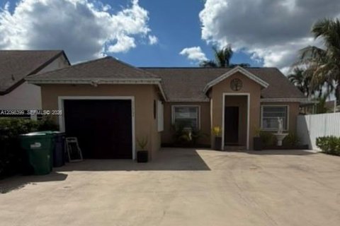 Villa ou maison à vendre à Homestead, Floride: 3 chambres, 124.12 m2 № 2399795 - photo 2