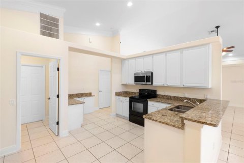 House in Oviedo, Florida 5 bedrooms, 236.44 sq.m. № 1781125 - photo 11
